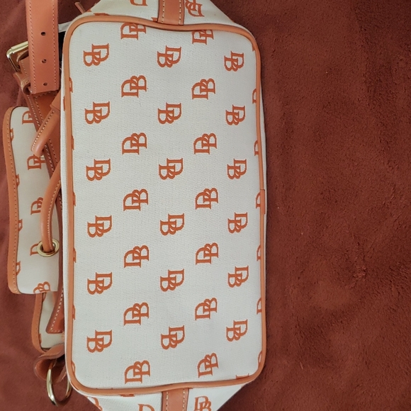 Dooney & Bourke handbag - Picture 7 of 7